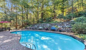 107 Fresh Pond Ln, Brookline, NH 03033