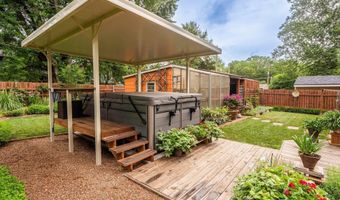 1108 Elm St, Baldwin City, KS 66006