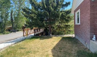 220 N 9th St, Challis, ID 83226