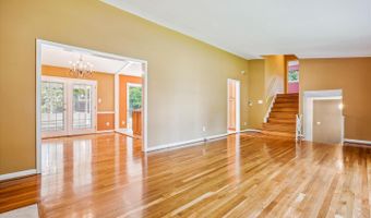 9826 INGLEMERE Dr, Bethesda, MD 20817