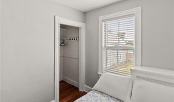 13 Atlantic St, Newport, RI 02840