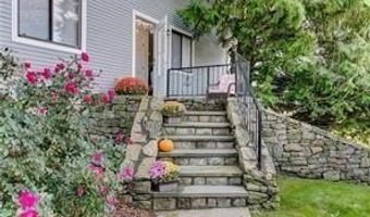 66 Girard Ave 423, Newport, RI 02840