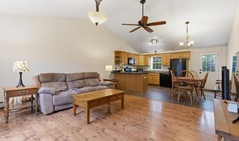 7 Brenton Ln, Barnstead, NH 03225