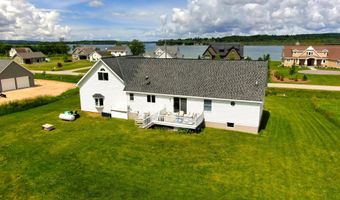 6188 Summerside Dr, Alanson, MI 49706