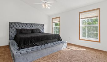15871 Freedom Ln, Apple Valley, MN 55124