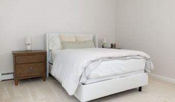 2 Grand St, Alloway, NJ 07422
