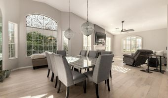 5733 S AMBERWOOD Dr, Chandler, AZ 85248