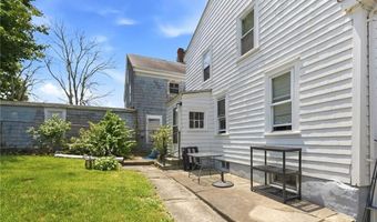400 Thames St, Bristol, RI 02809