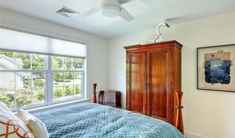 49 Walley St, Bristol, RI 02809