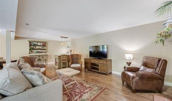 1112 Oak Borough Dr, Ballwin, MO 63021