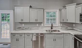 932 Friendly Cir, Asheboro, NC 27205