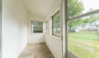 518 N LOCUST St, Adrian, MI 49221