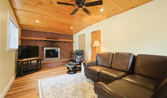 15 Terrace Dr, Bristol, RI 02809