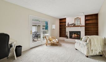 1304 7th St NW, Altoona, IA 50009
