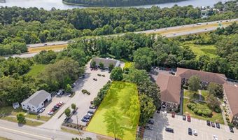 47 Macy St, Amesbury, MA 01913