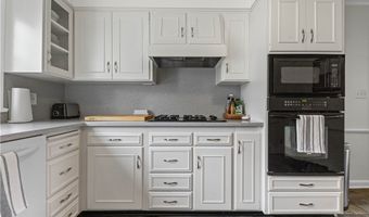 1119 Glenwood Dr, Alliance, OH 44601