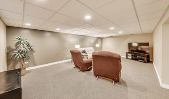 206 W Hintz Rd, Arlington Heights, IL 60004