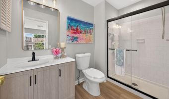 6576 MEDINAH Ln, Alexandria, VA 22312