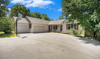 10159 E Rivershore Dr SE, Alto, MI 49302