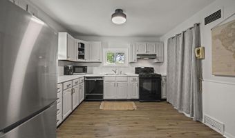 237 Maple Dr, Columbus, OH 43228