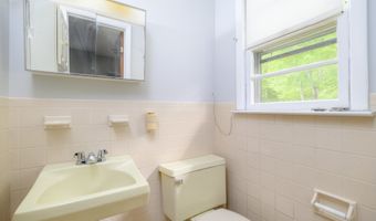 30 Tamanny Trl, Danbury, CT 06811