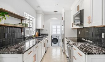2102 IVANHOE Rd, Orlando, FL 32804