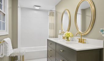 10 Barrington Dr, Bedford, NH 03110