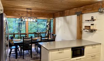 125 Redrock Dr 201, Burlington, VT 05401