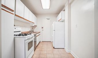 6631 WAKEFIELD Dr 319, Alexandria, VA 22307