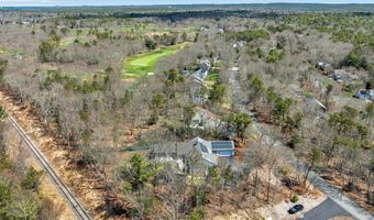 52 Clubhouse Dr, Bourne, MA 02532