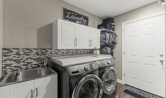 15578 Euclid Ave, Allen Park, MI 48101