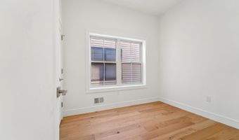 90 E 27TH St, Bayonne, NJ 07002