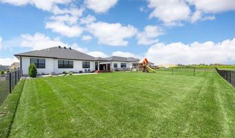 1190 Berkshire Ln, North Liberty, IA 52317