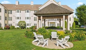 60 Saw Mill Dr 301, North Kingstown, RI 02852