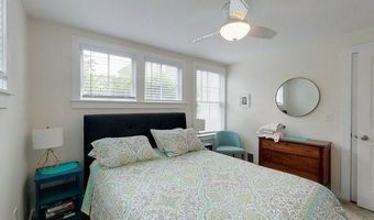 23 Warren Ave 1, Middletown, RI 02842