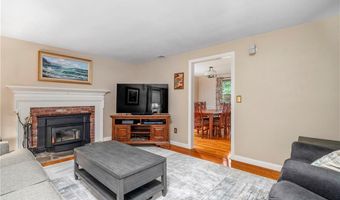 10 Roselawn Ave, North Smithfield, RI 02824