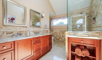 18 South Plz, Amity Harbor, NY 11701