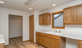 809 NE 5th St, Ankeny, IA 50021