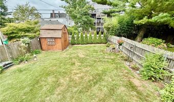 18 Carey St, Newport, RI 02840