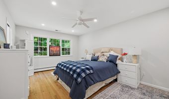 3 Birchcrest Dr, Danbury, CT 06811