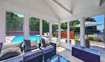 62 Meadowcrest Dr, Cumberland, RI 02864