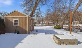 39450 N Circle Ave, Antioch, IL 60002