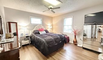 100 N Hickory St, Appleton City, MO 64724