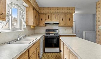 11164 Kennebec Ave, Allen Park, MI 48101