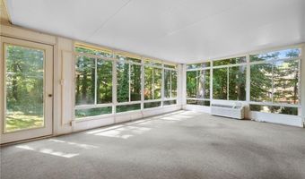 2501 Pine Cove Dr, Tucker, GA 30084