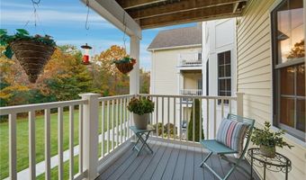 40 Saw Mill Dr 204, North Kingstown, RI 02852