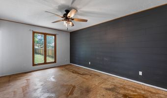 4034 Danbury St, Bel Aire, KS 67220