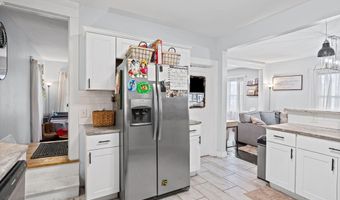 36 Henrietta St, Amsterdam, NY 12010