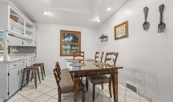 2512 N CHESTWOOD Ct, Appleton, WI 54911