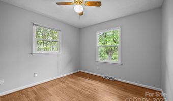 20 Summit Dr, Arden, NC 28704